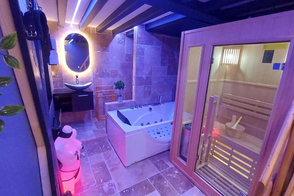 Loveroom Sauna, Balneo, Parking Prive Dans Le Centre De Honfleur Dış mekan fotoğraf