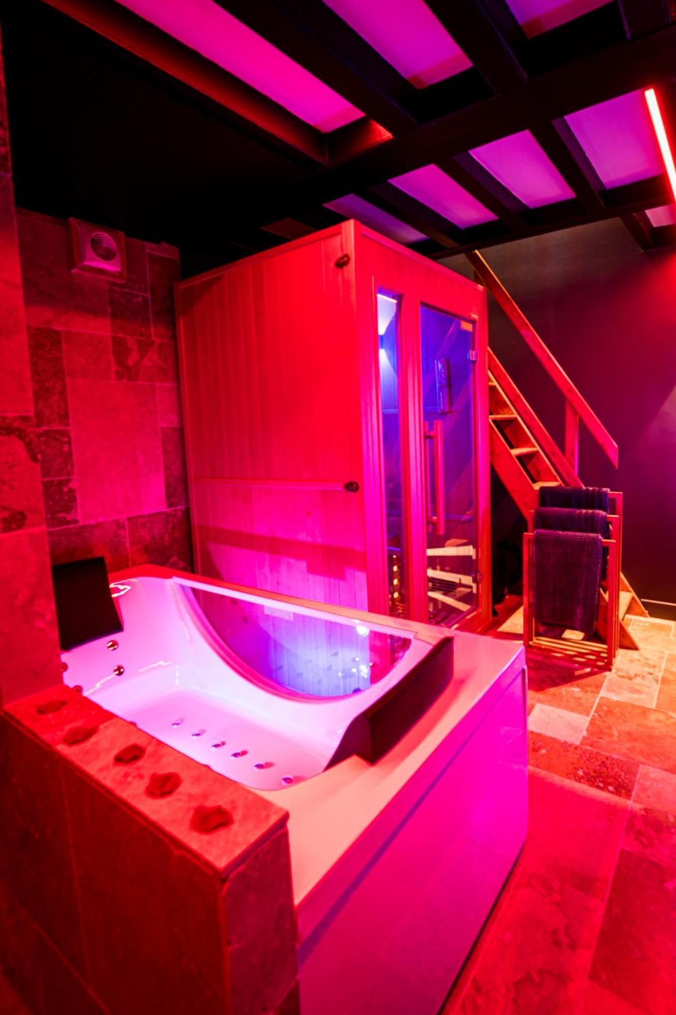 Loveroom Sauna, Balneo, Parking Prive Dans Le Centre De Honfleur Oda fotoğraf