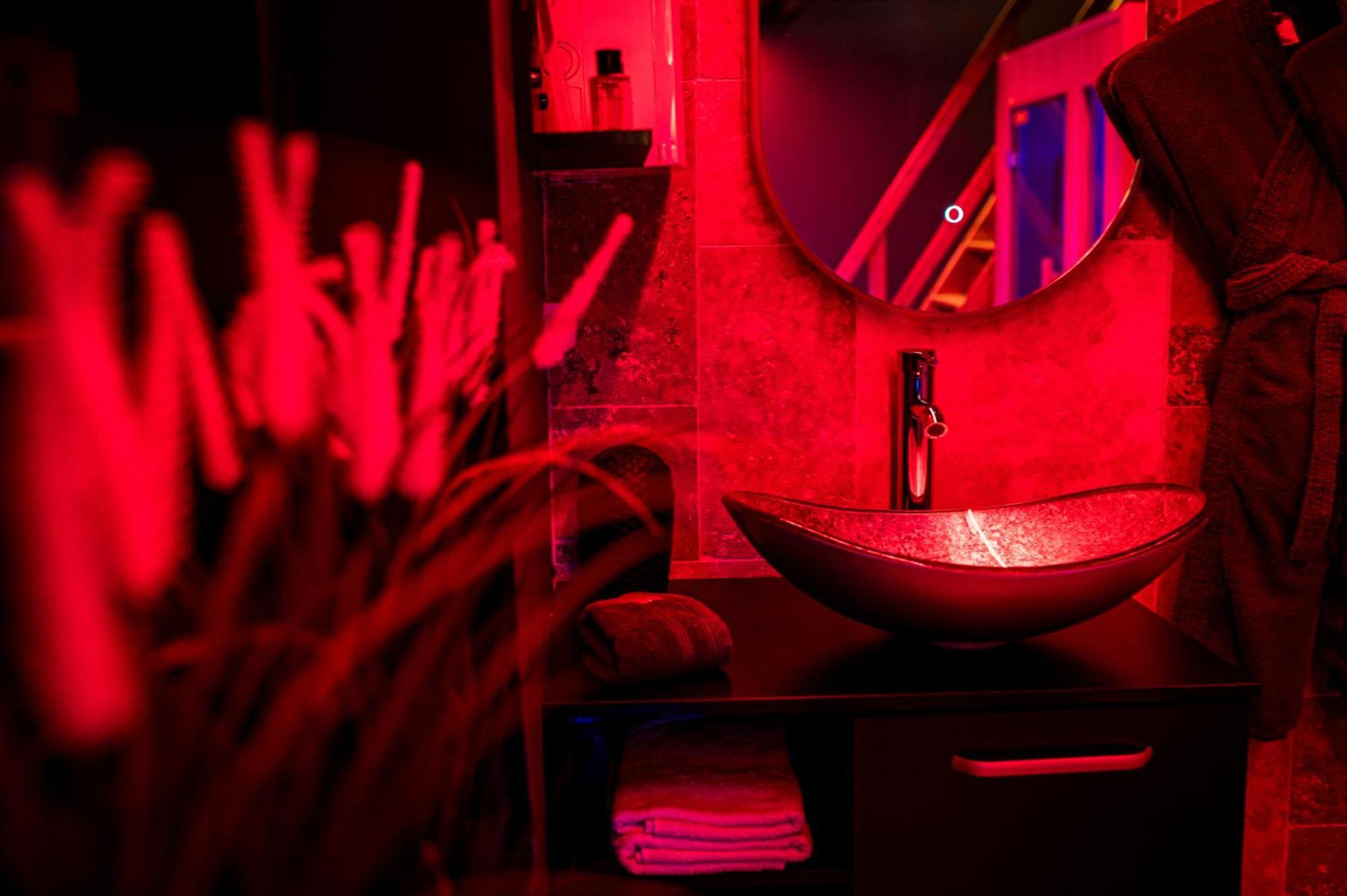 Loveroom Sauna, Balneo, Parking Prive Dans Le Centre De Honfleur Oda fotoğraf