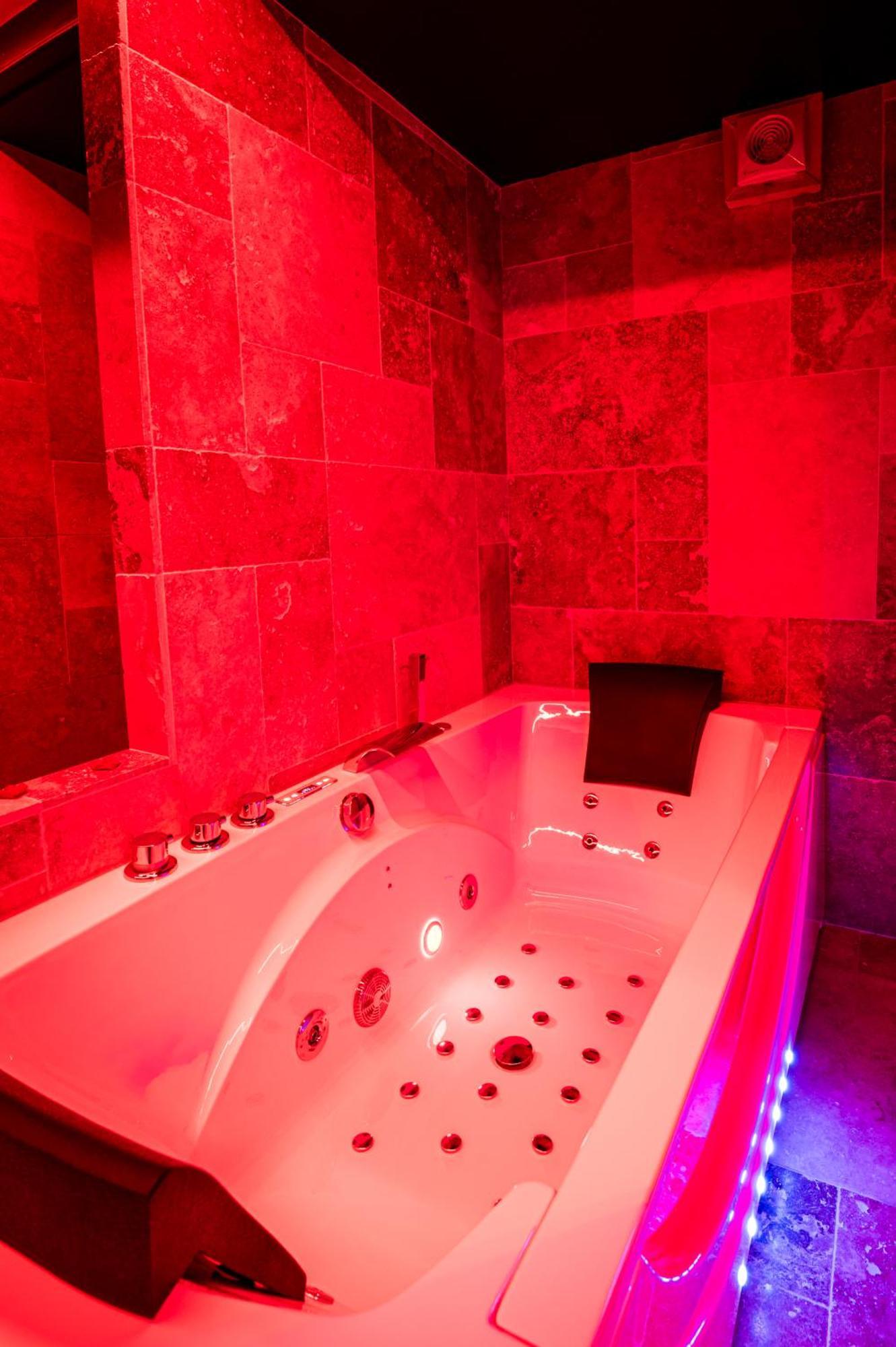 Loveroom Sauna, Balneo, Parking Prive Dans Le Centre De Honfleur Oda fotoğraf