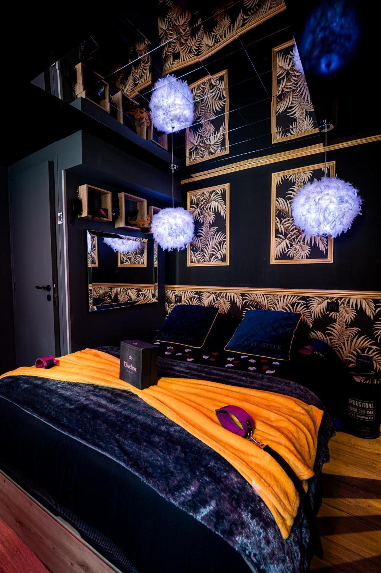 Loveroom Sauna, Balneo, Parking Prive Dans Le Centre De Honfleur Oda fotoğraf
